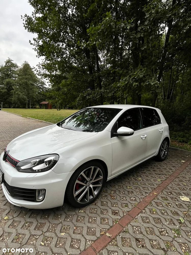 Volkswagen Golf VI 2.0 TSI GTI - 9