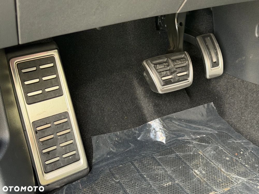 Volkswagen Golf - 10