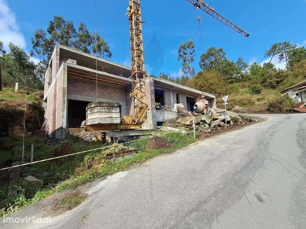 Estrutura de moradia em Gême, Vila Verde - Grande imagem: 5/22