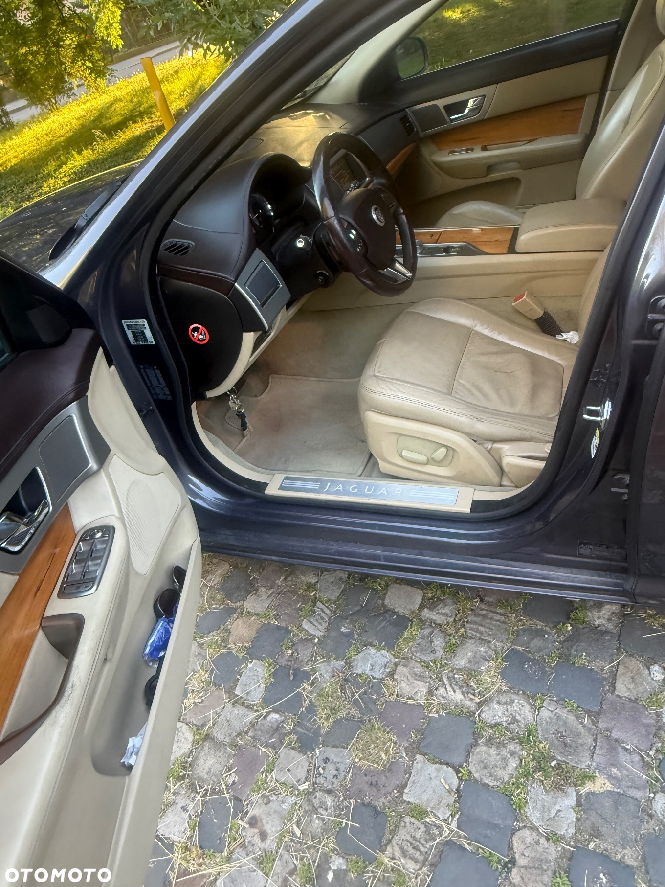 Jaguar XF 2.7 V6 D Luxury - 12