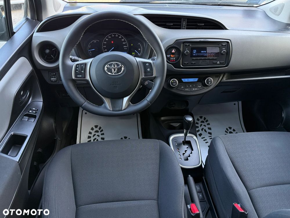 Toyota Yaris Hybrid 100 Active - 16