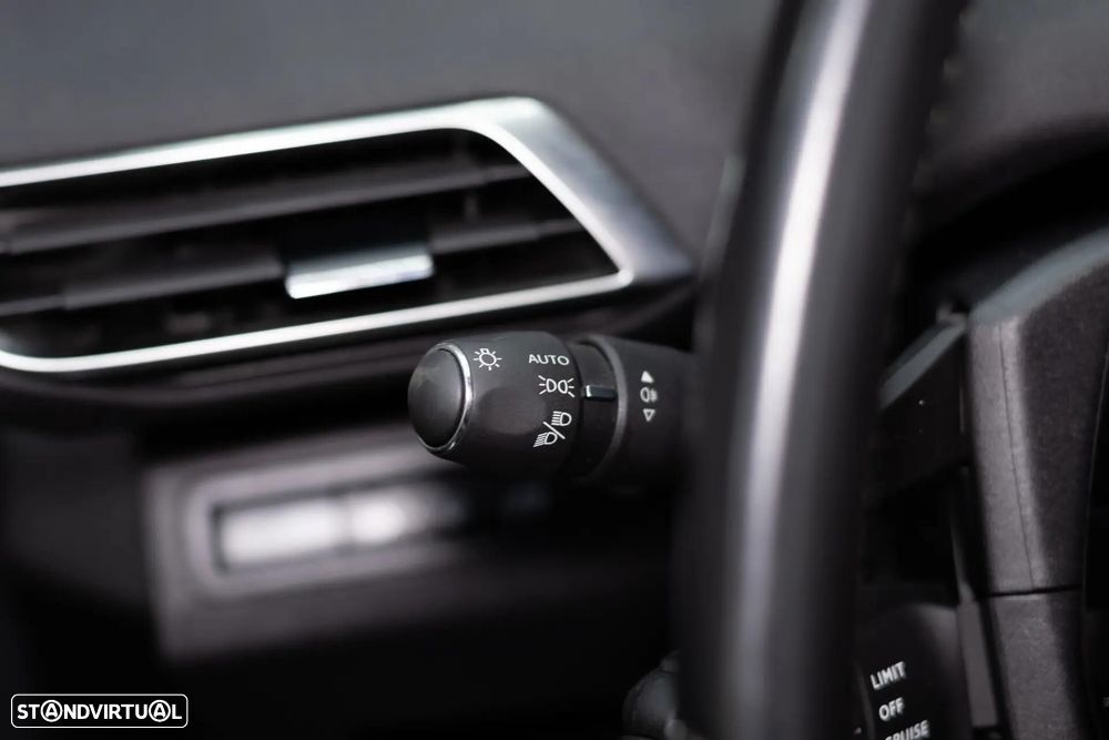 Peugeot 5008 1.5 BlueHDi GT Line J19 EAT8 - 33