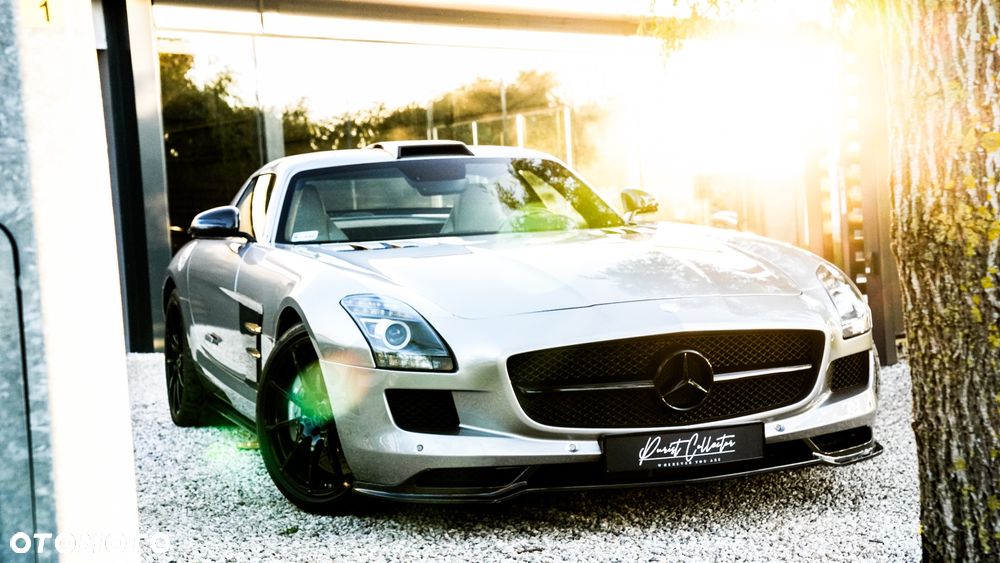 Mercedes-Benz SLS - 11
