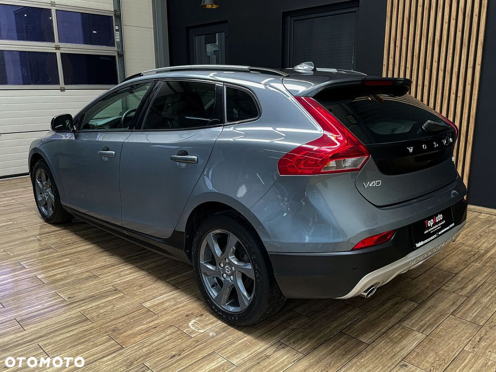 Volvo V40 Cross Country D3 Momentum - 11
