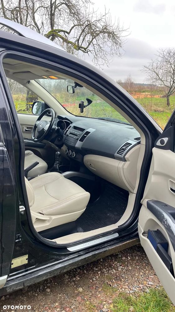 Mitsubishi Outlander 2.0 DI-D 4WD Intense - 10