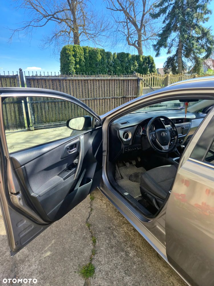 Toyota Auris 2.0 D-4D Prestige - 3
