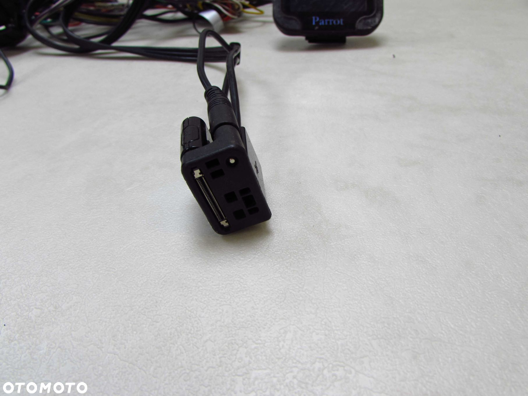 PARROT MKi9200 ZESTAW GLOSNOMOWIACY KPL 2 TELEFONY - 6