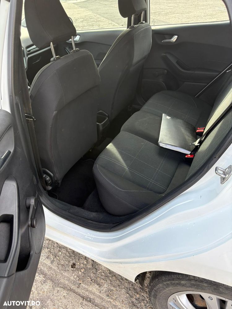 Ford Fiesta - 10