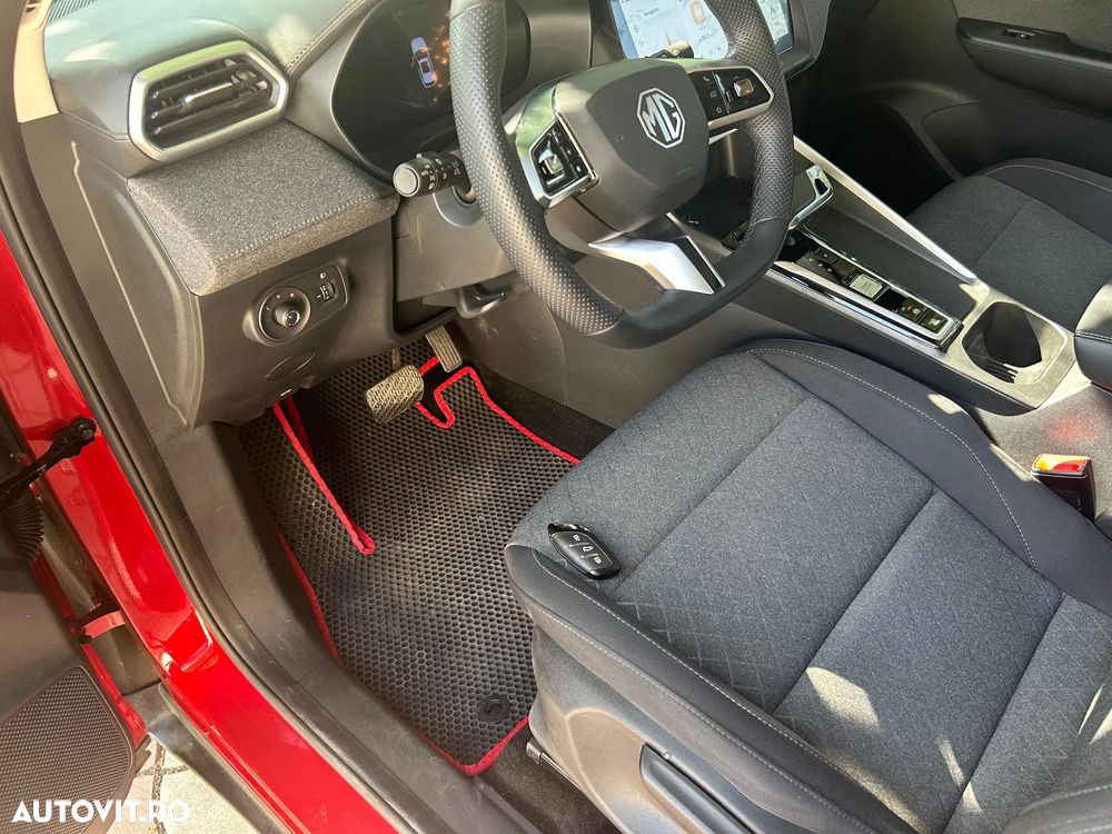 MG ZS HEV 1.5 GSI AT Excite - 10