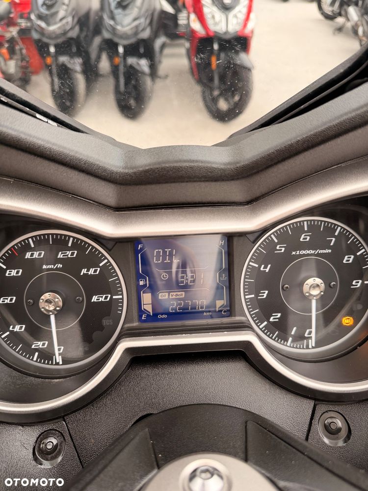 Yamaha X-max - 4