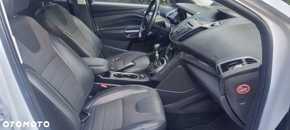Ford Kuga 2.0 TDCi 4x4 Titanium - 21
