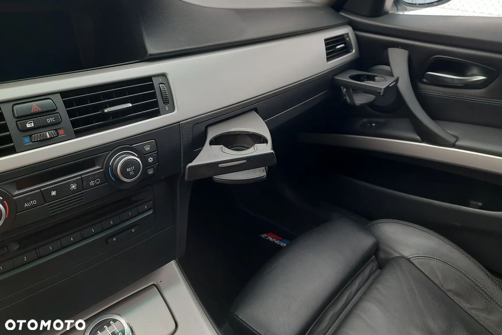 BMW Seria 3 325i - 21