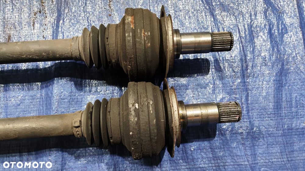 ZWROTNICA TARCZA ZACISK PÓŁOŚ LEWY PRAWY TYŁ MERCEDES CLS W218 3.0 CDI V6 - 4