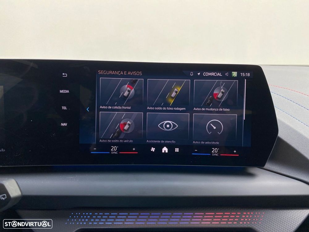 BMW 118 d Pack Desportivo M - 12