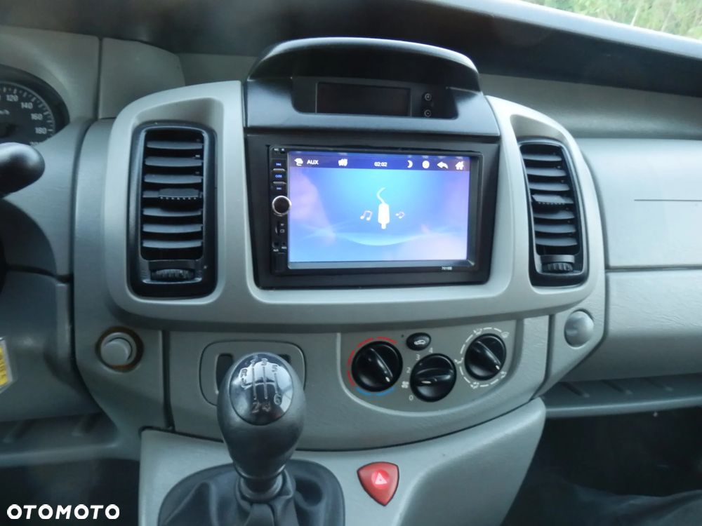 Opel Vivaro - 11