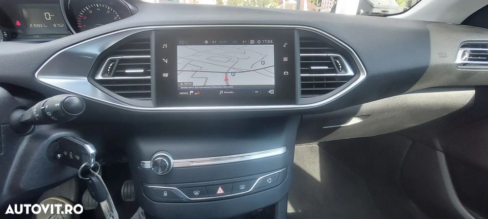 Peugeot 308 1.2 L PureTech Turbo Active - 9