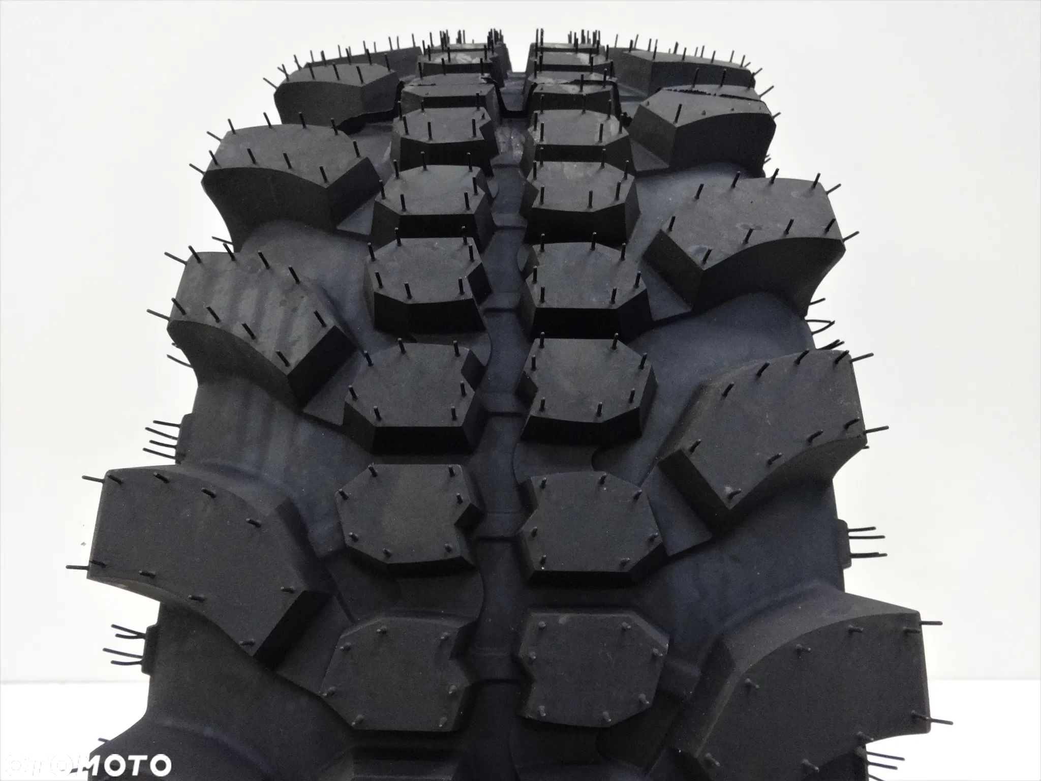 235/70R16 Opony bieżnikowane Profil Breaker MT/R - 1