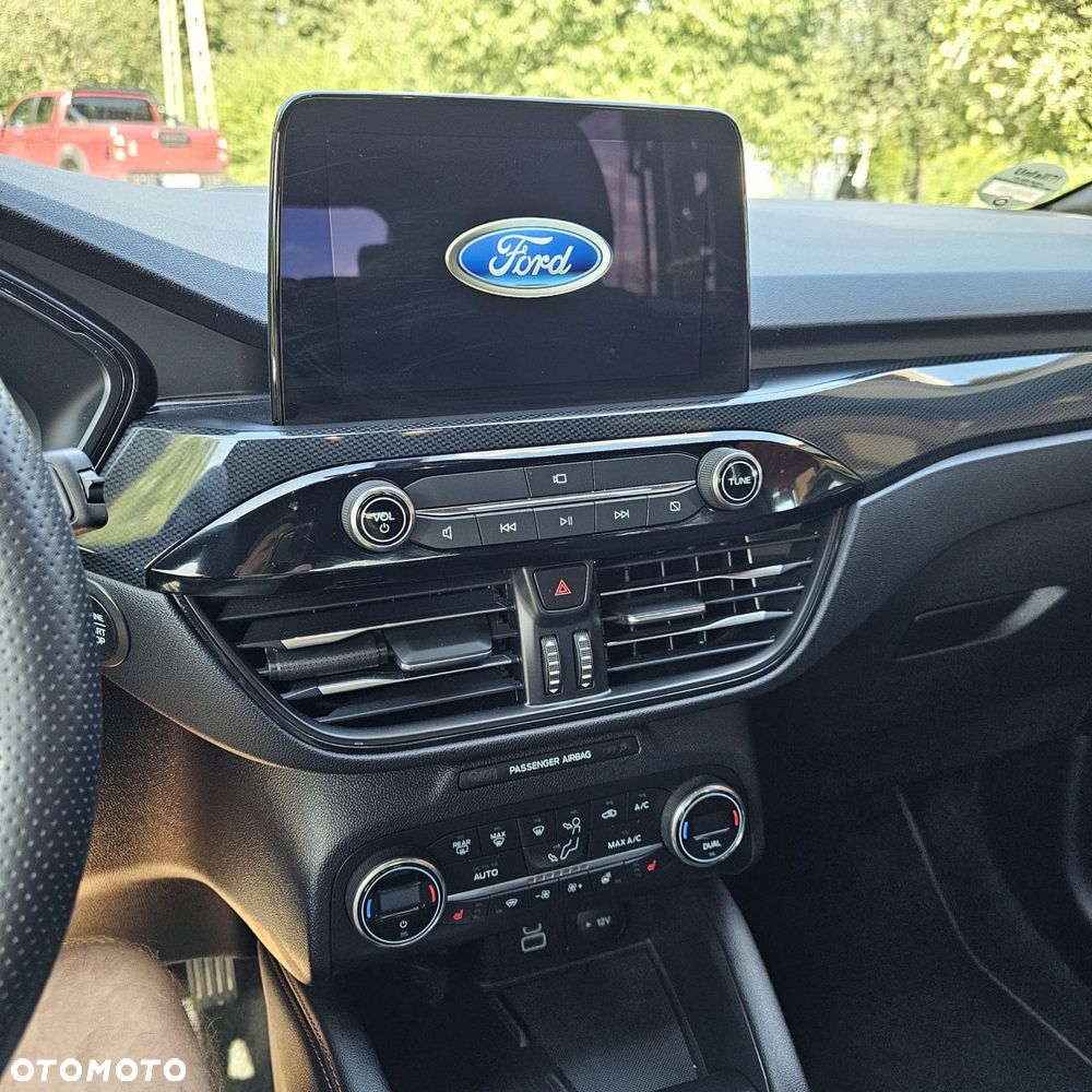 Ford Kuga - 10