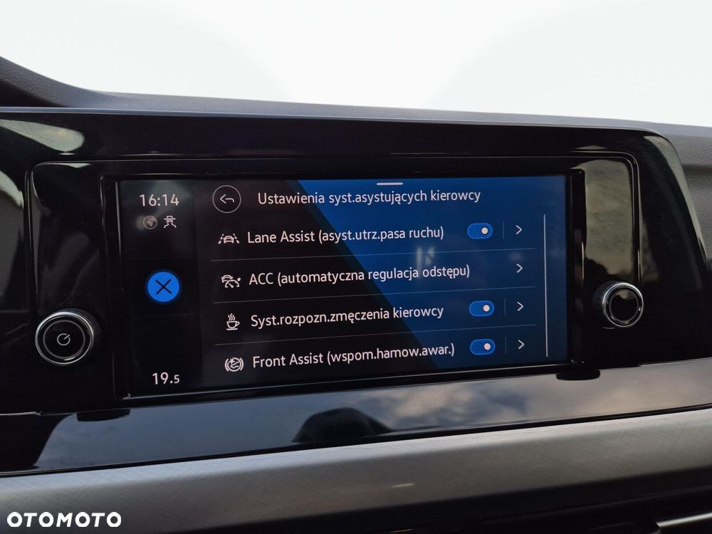 Volkswagen Golf - 21