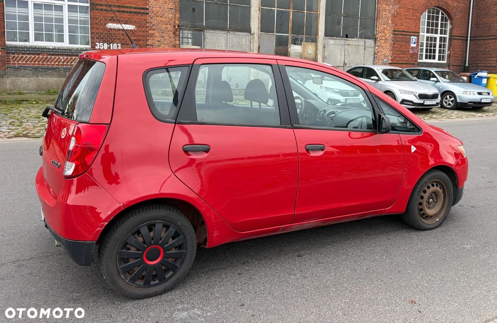 Mitsubishi Colt - 3