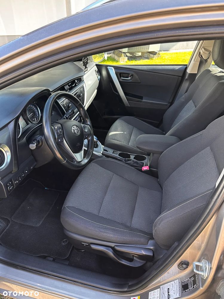 Toyota Auris - 22