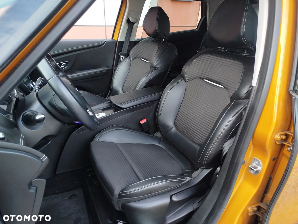 Renault Scenic ENERGY TCe 130 S&S Paris - 9