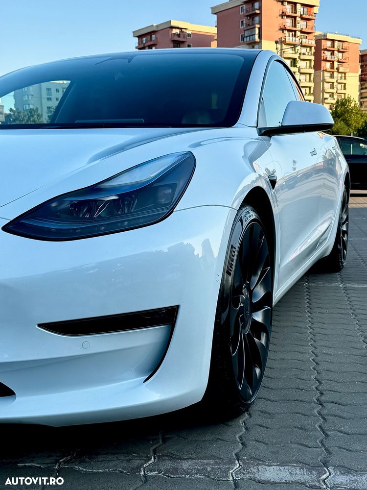 Tesla Model 3 Performance - 4