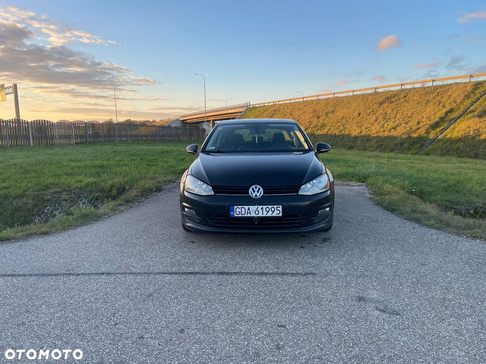 Volkswagen Golf - 1