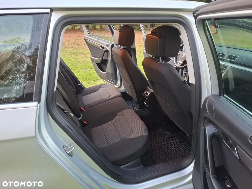 Volkswagen Passat 2.0 TDI Comfortline - 12