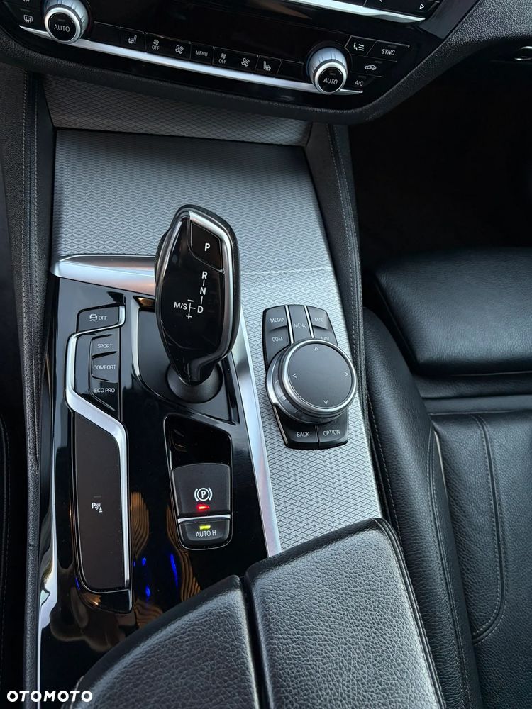 BMW Seria 5 520d xDrive Sport - 30