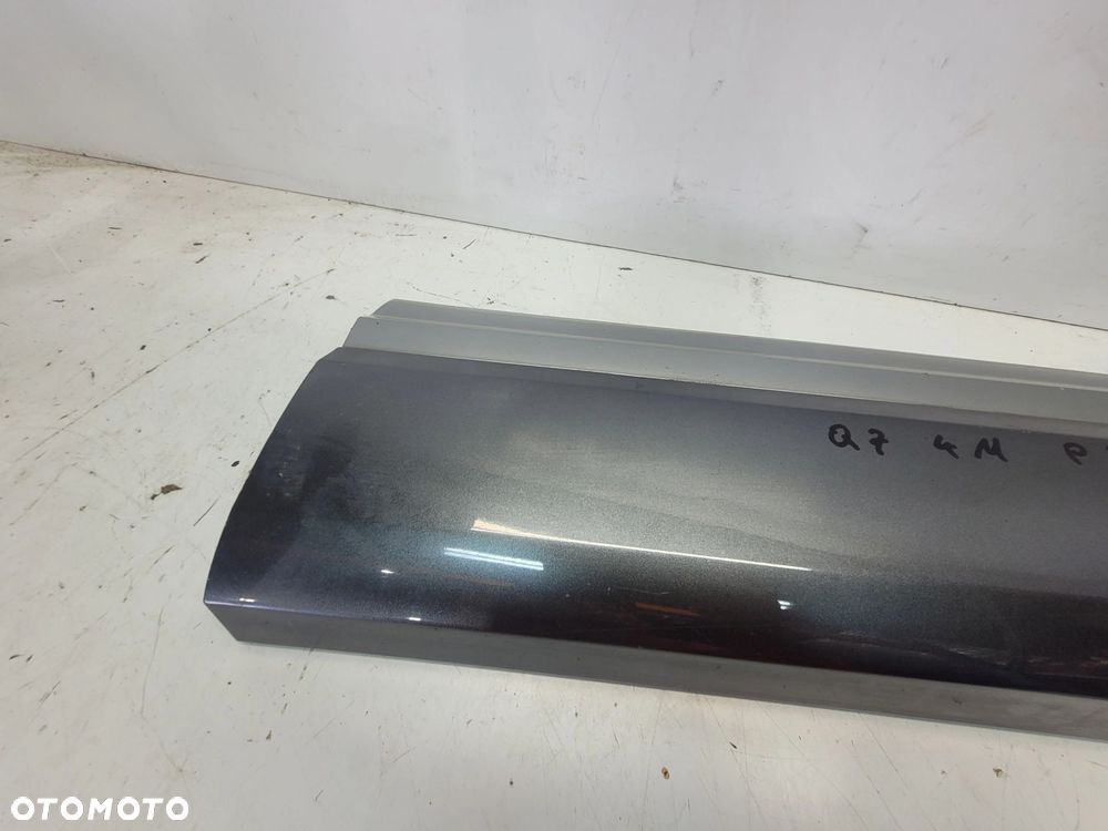 LISTWA DOLNA DRZWI PRAWY PRZÓD AUDI Q7 4M 4M0853960B LZ7S - 5