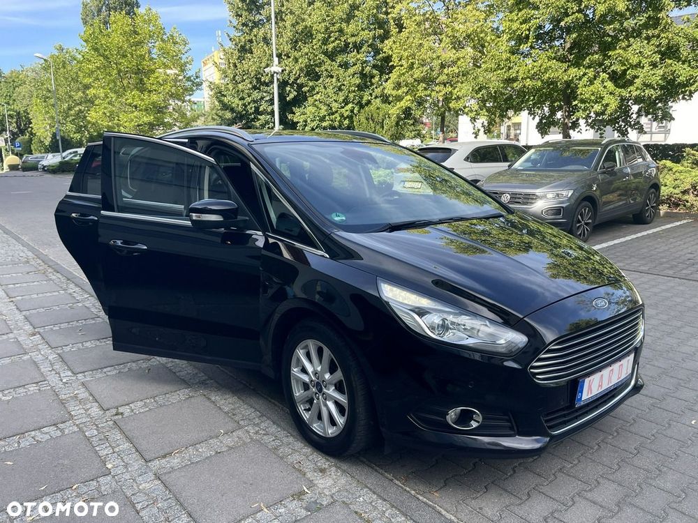 Ford S-Max - 17