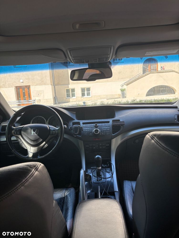 Honda Accord 2.0 Executive Nav - 8