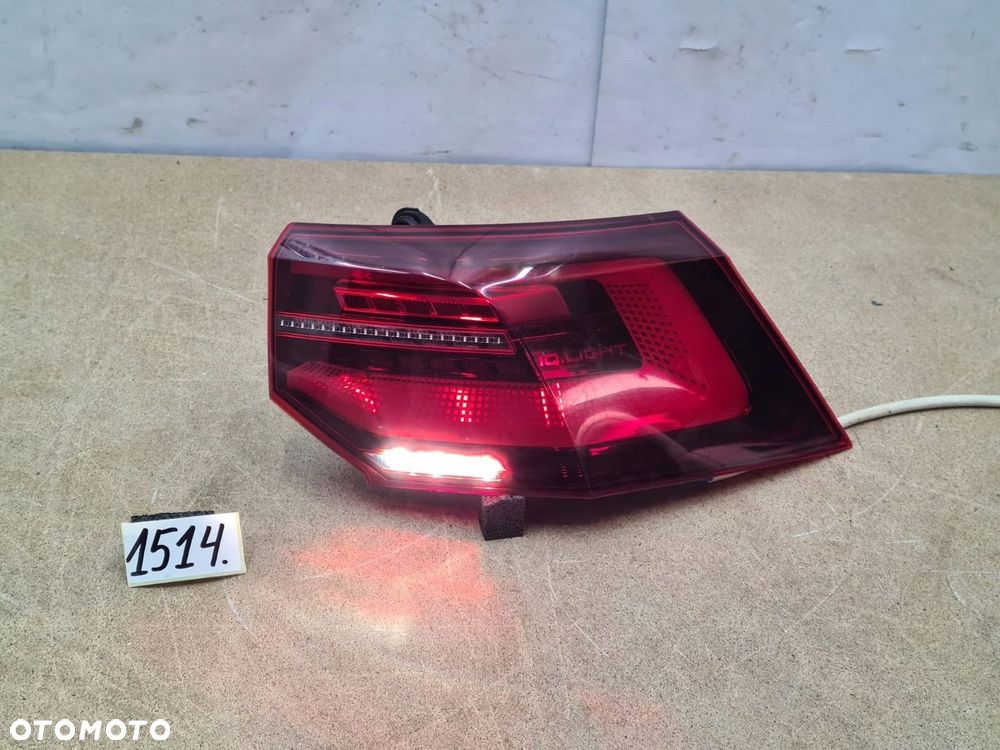 VW GOLF 8 VIII 5H HB LAMPA TYŁ PRAWY TYLNA PRAWA IQ 5H0945208A - 5