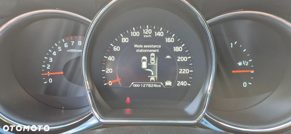 Kia Ceed 1.6 GDI Dream Team Edition - 16