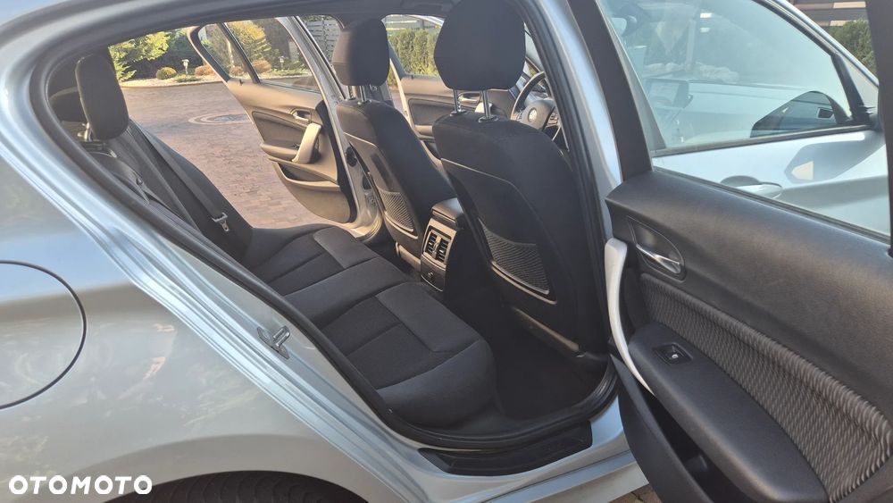 BMW Seria 1 116d DPF - 16