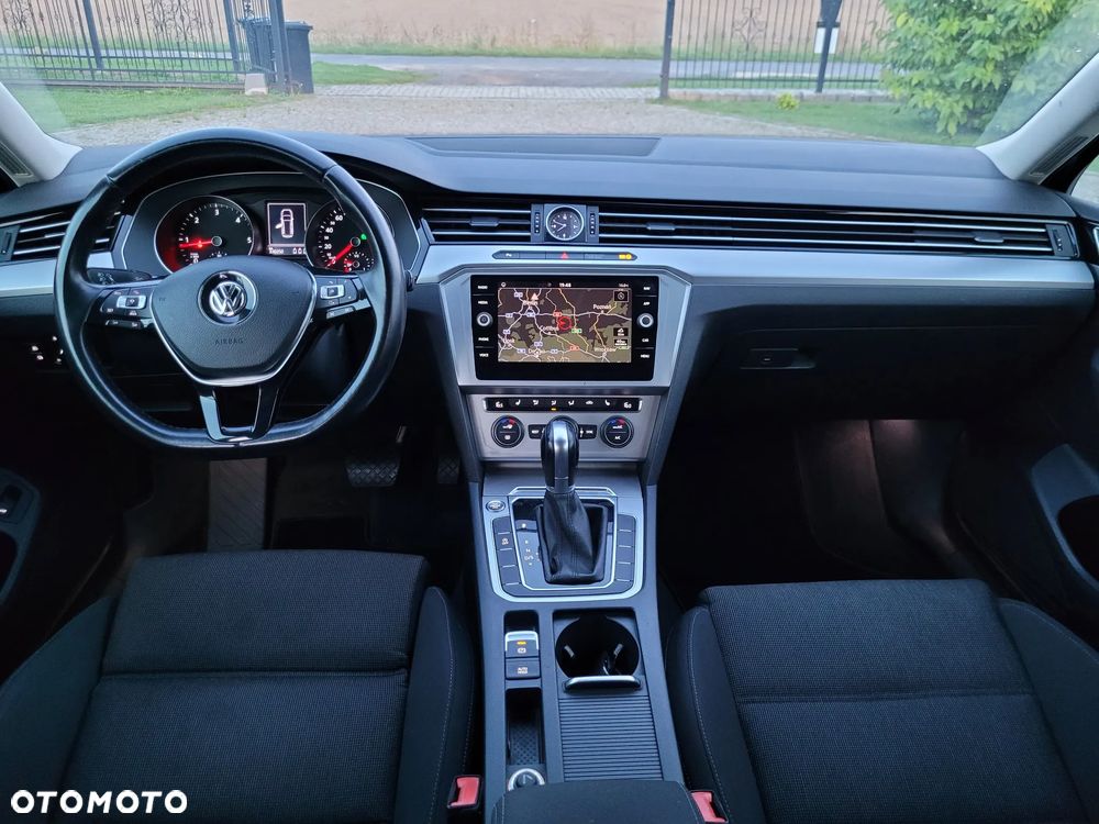 Volkswagen Passat 2.0 TDI SCR DSG Comfortline - 5