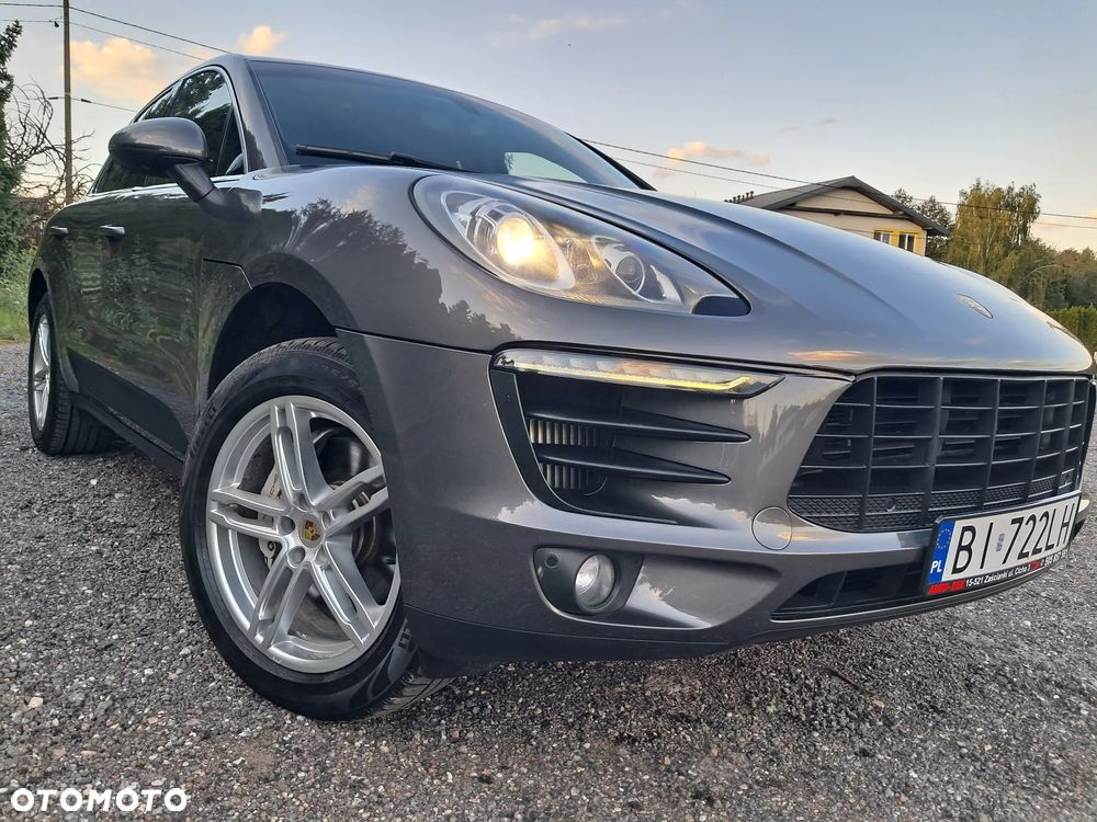 Porsche Macan - 1