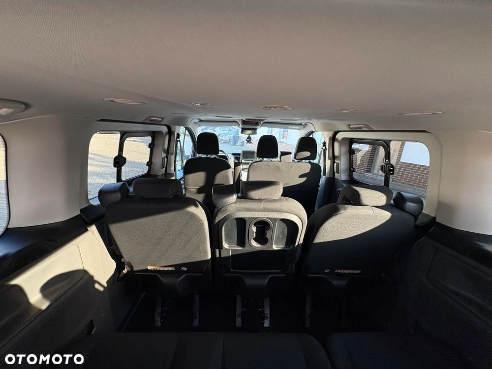 Ford Tourneo Custom - 21