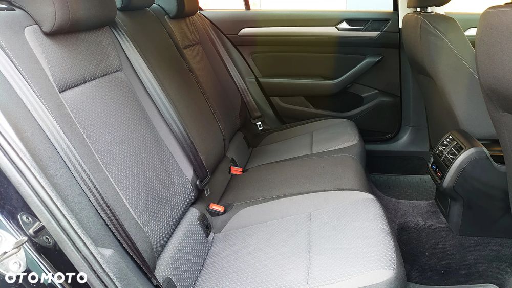 Volkswagen Passat 1.4 TSI BMT Trendline - 11