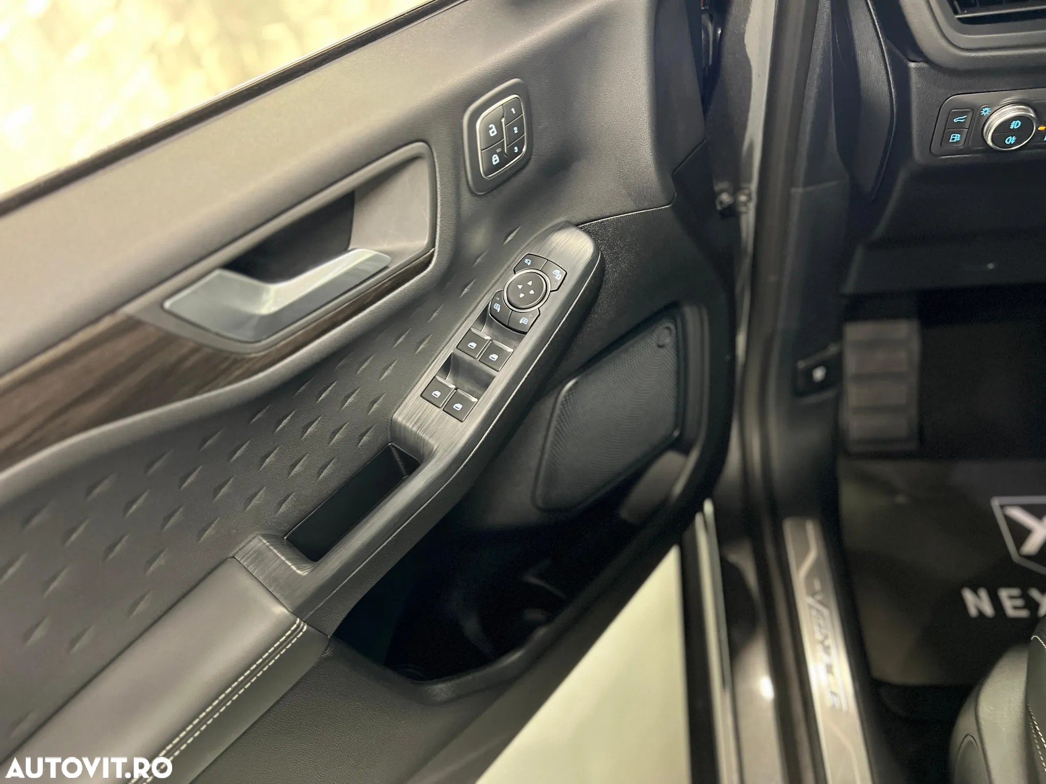 Ford Kuga - 9