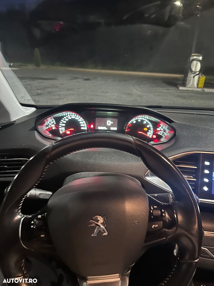 Peugeot 308 1.2 L PureTech Turbo Access - 18