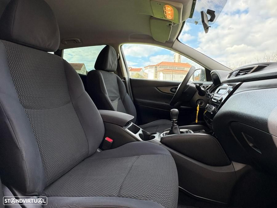 Nissan Qashqai 1.5 dCi Tekna Premium 17 - 27