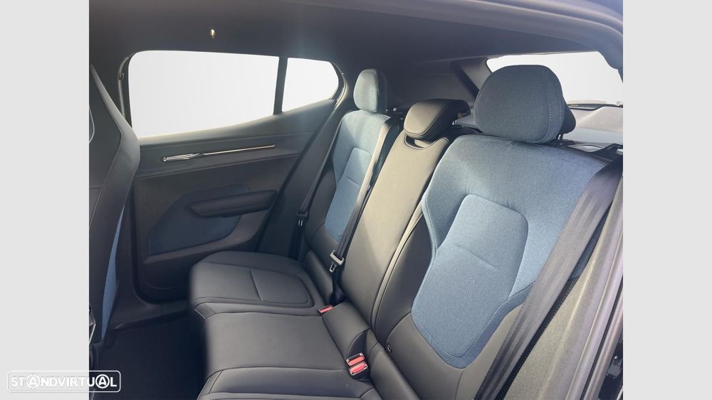 Volvo EX30 69 kWh Single Motor Extended Range Plus - 16