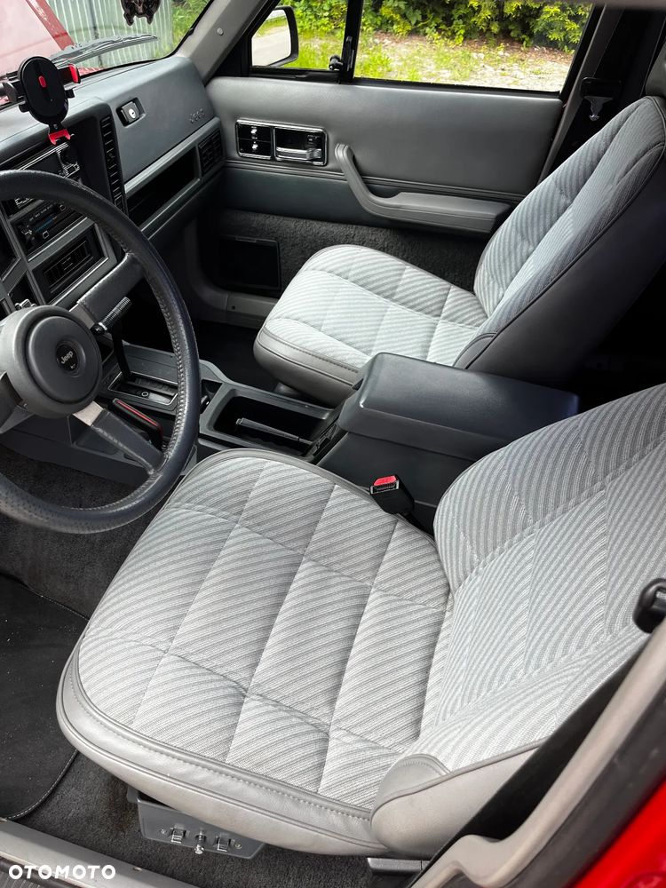 Jeep Cherokee 4.0 Limited - 26