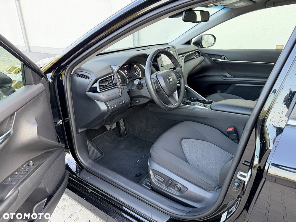 Toyota Camry 2.5 Hybrid Comfort CVT - 27