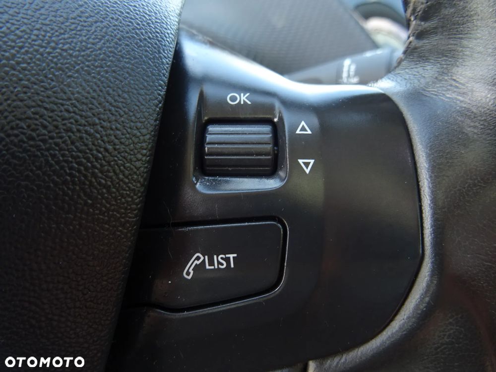 Peugeot 2008 e-HDi FAP 115 STOP & START Allure - 32