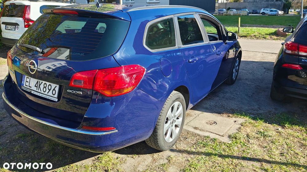 Opel Astra 1.4 T Essentia - 11