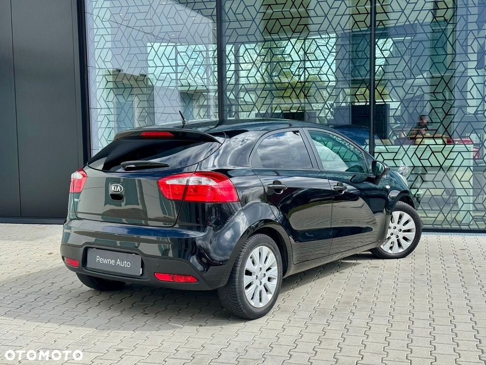 Kia Rio 1.4 M - 11