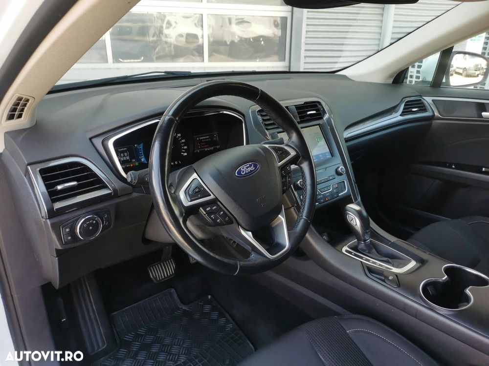 Ford Mondeo 2.0 HEV Titanium - 18